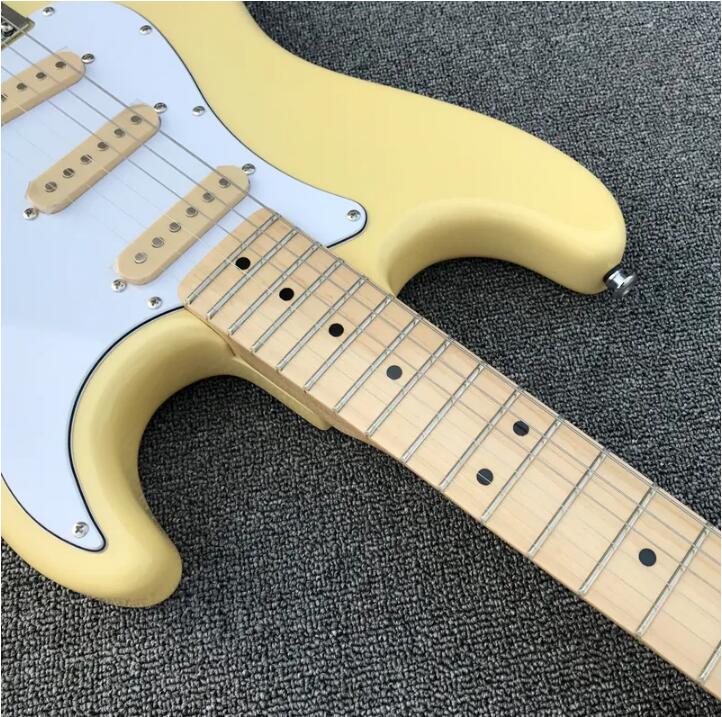 Chitarra elettrica giallo crema Pickup crema S-S-S Hardware cromato Custom Shop Qualità Guitarra Spedizione gratuita