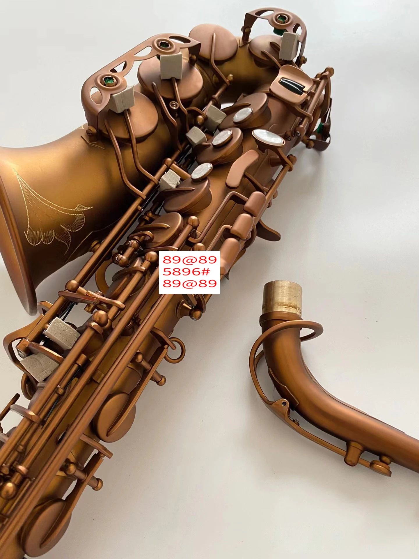 High-End Matte Gold Professional Alto Saxophone Flat E-Tune mässing Guldpläterad mattprocess Högkvalitativ Tone Jazz Instrument