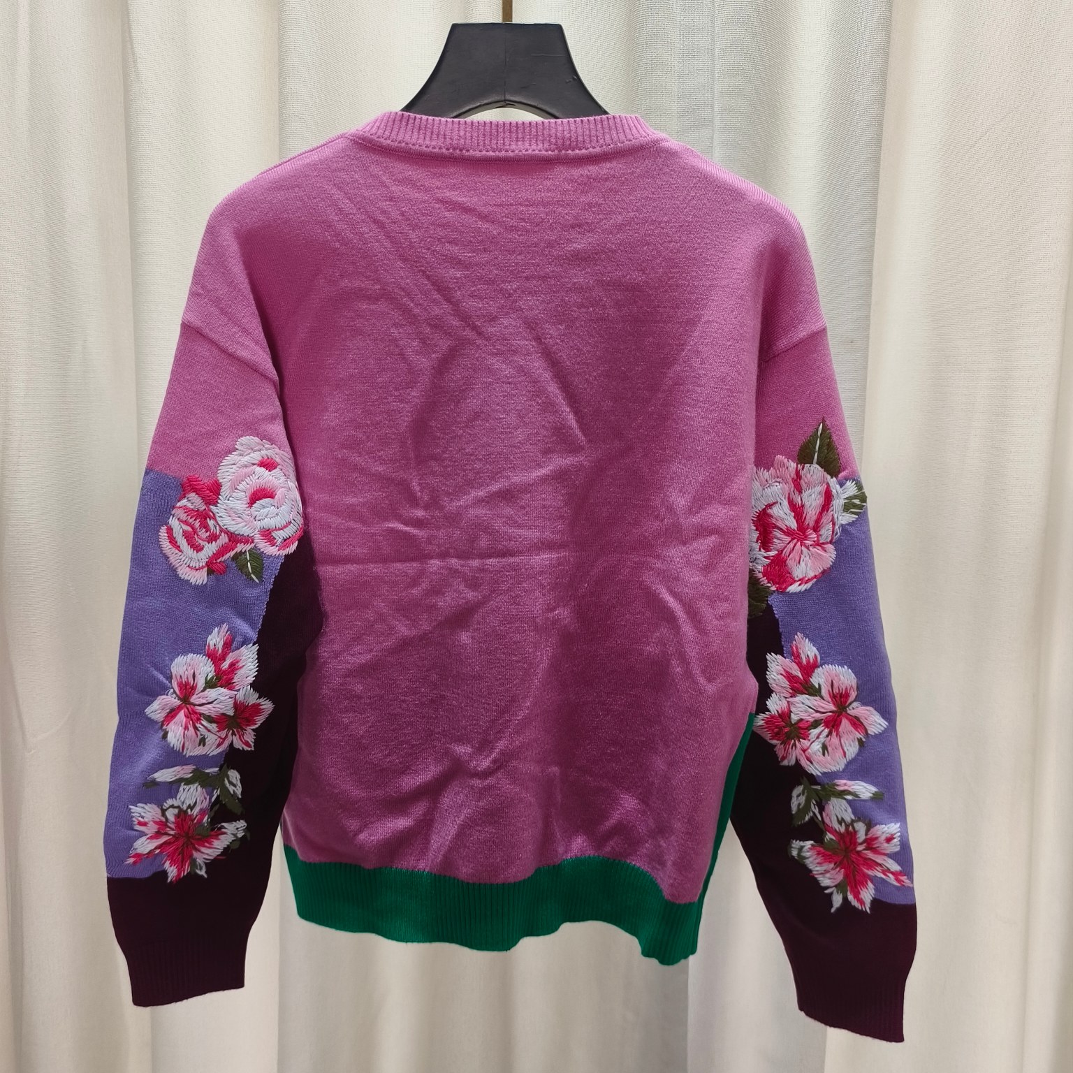 1018 2023 Autumn Märke samma stil tröjor Crew Neck Långärmad rosa gula kvinnliga kläder Fashion Fengjie6