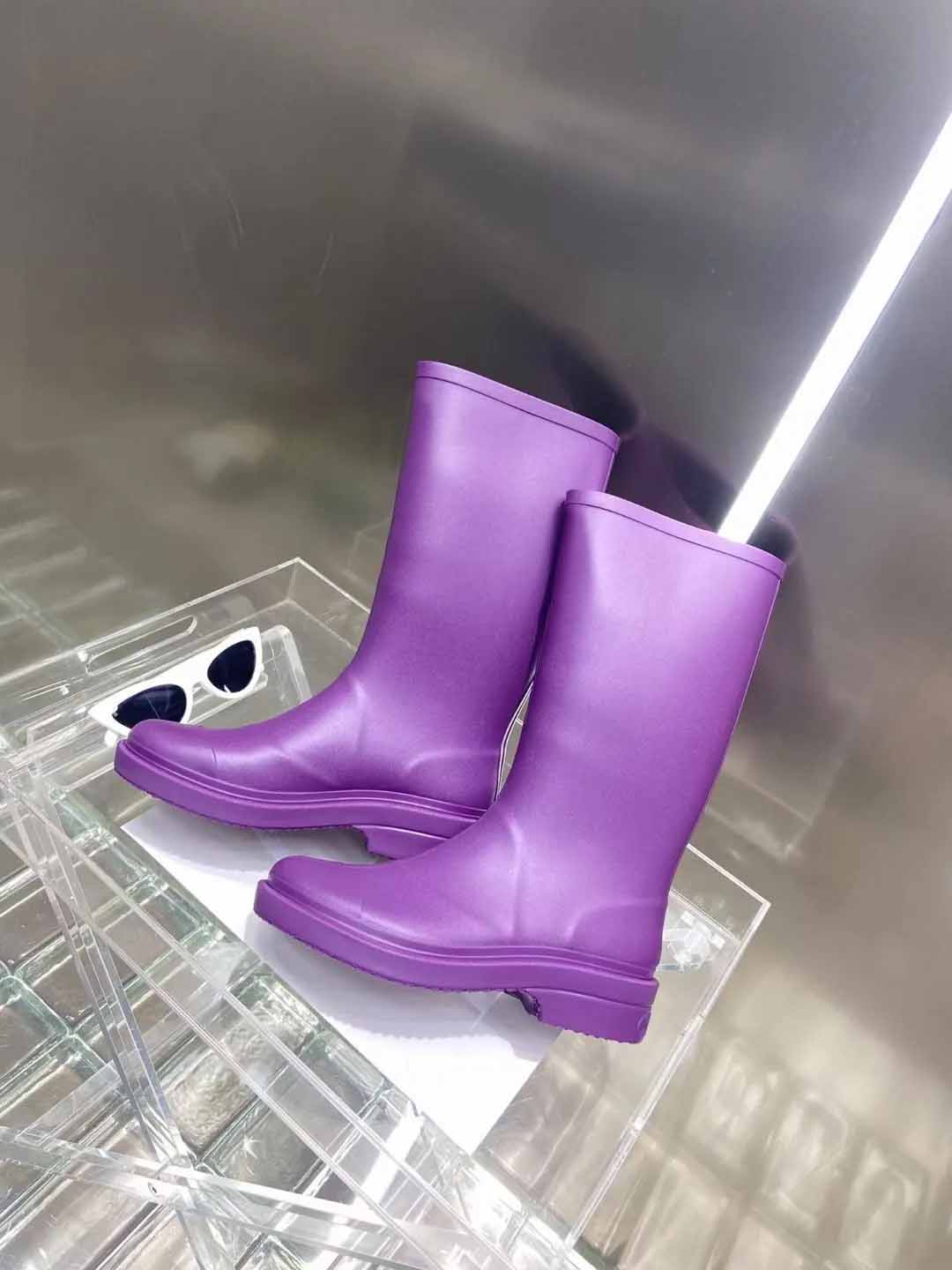 Sonbahar Kış Kış Batı Botları Yumuşak Cowhide Elastik Kemer Tasarımcısı Yüksek Boot% 100 Deri Lady Platform Mektubu Moda Moda Kalın Çözilmiş Kadın Ayakkabı Büyük Boyut 35-41