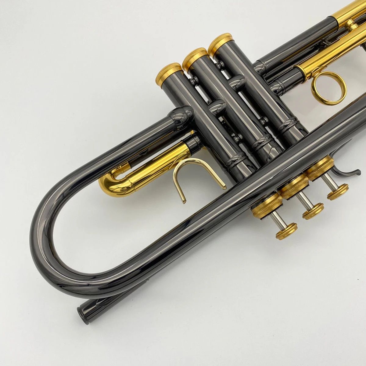 Marca japonesa de alta qualidade trompete preto esculpido em latão preto níquel ouro três tons instrumento de trompete profissional chifre