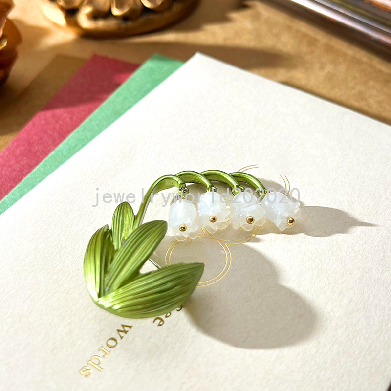 Elegant Design Bell Orchid Brosches for Women Lily of the Valley Green Leaves Plant Brooch smycken kläder Tillbehör