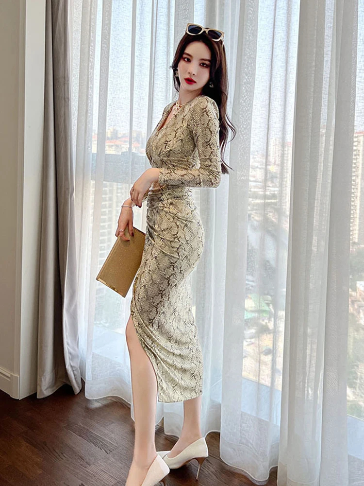 Basic Casual Women Dresses Elegant Retro Women Midi Dress Bright Shiny Sequin Silk Cotton Snake Print Folds Slit Bodycon Robe Femme Party Banquet Vestidos 2024