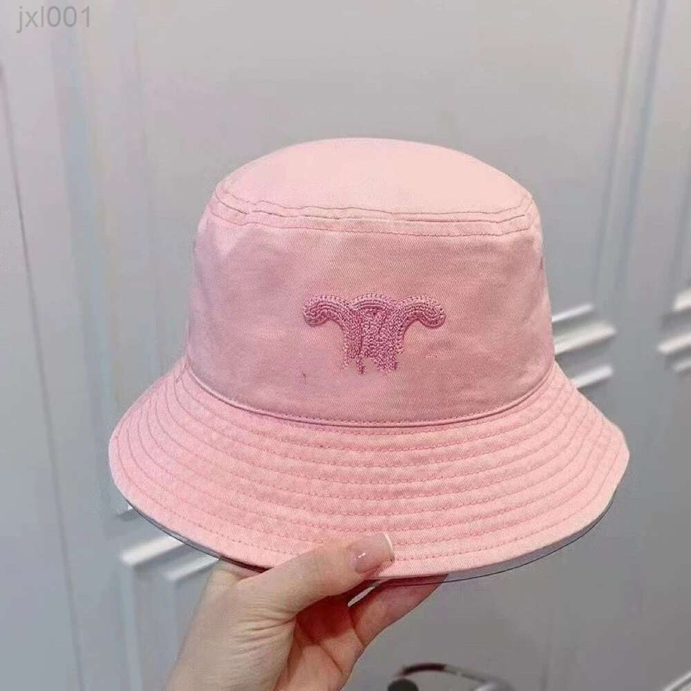 Designer Celinee High Quality Triumphal Arch Threedimensional Embroidery Letter Basin Hat Fisherman Hat Top Hat Children Wide Brim Sun Visor Hat Sun Protection Lei