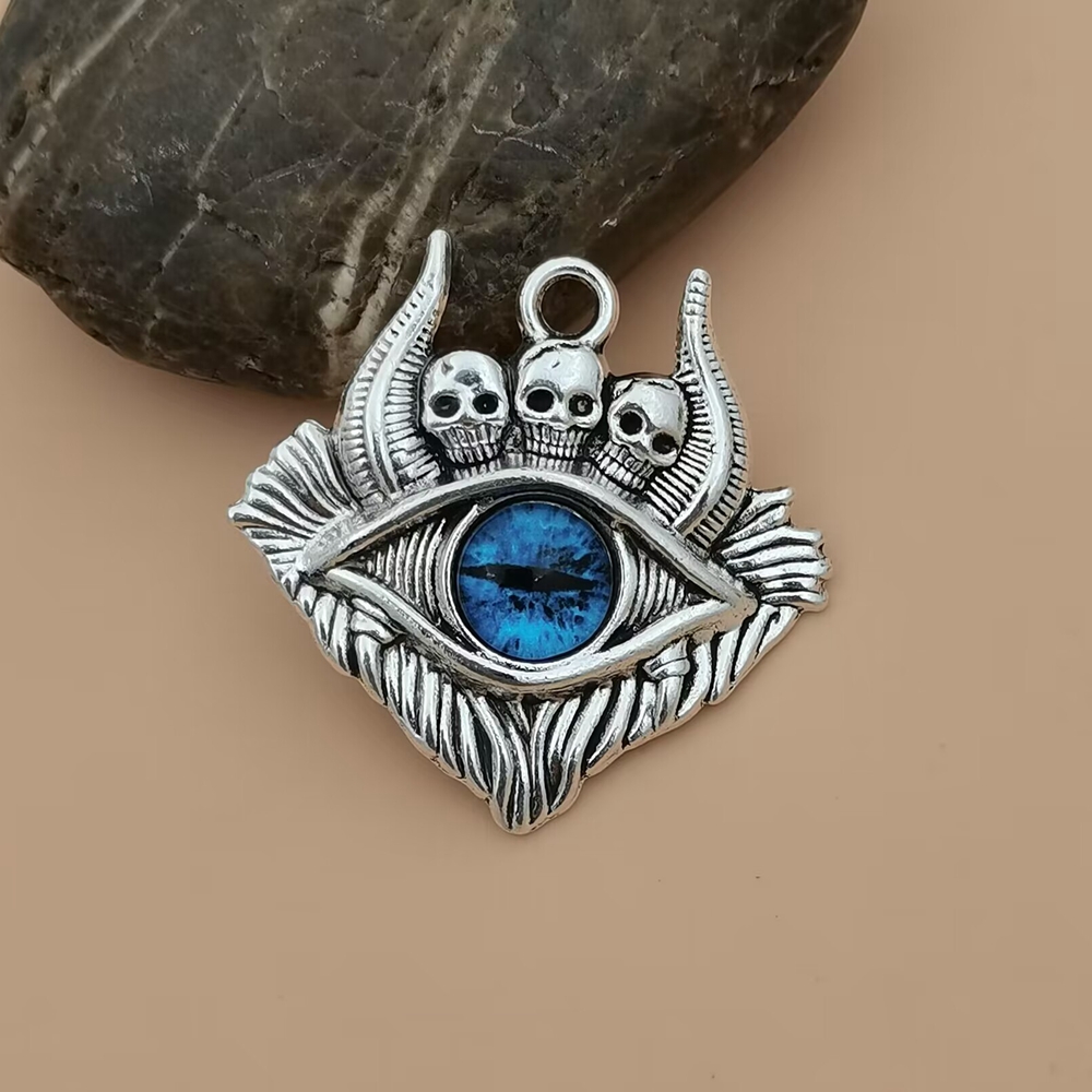 15st Vintage Evil Eye Demon Skull Head Oxhorn Pendant för DIY Jewelry Making Halsband Tillbehör A-822