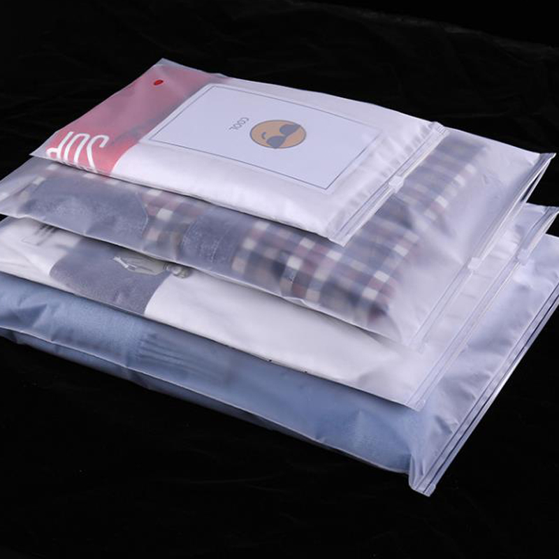 wholesale / Sacs d'emballage à fermeture éclair transparents Vêtements Sacs refermables en plastique pour vêtements en plastique Sacs à fermeture éclair pour vêtements de bateau Chemise Jeans