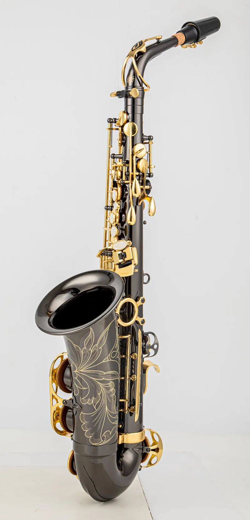 高EB ALTO SAXOPHONE BRASSブラックニッケルゴールドEフラットサックスキータイプの木管楽器の高品質の在庫付きアクセサリー