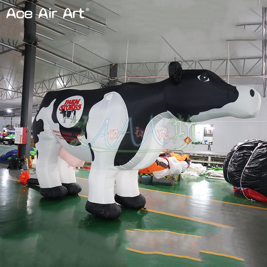 Toro gonfiabile gigante del bestiame della mucca da latte della mucca da latte con il ventilatore la pubblicità di promozione dell'azienda agricola