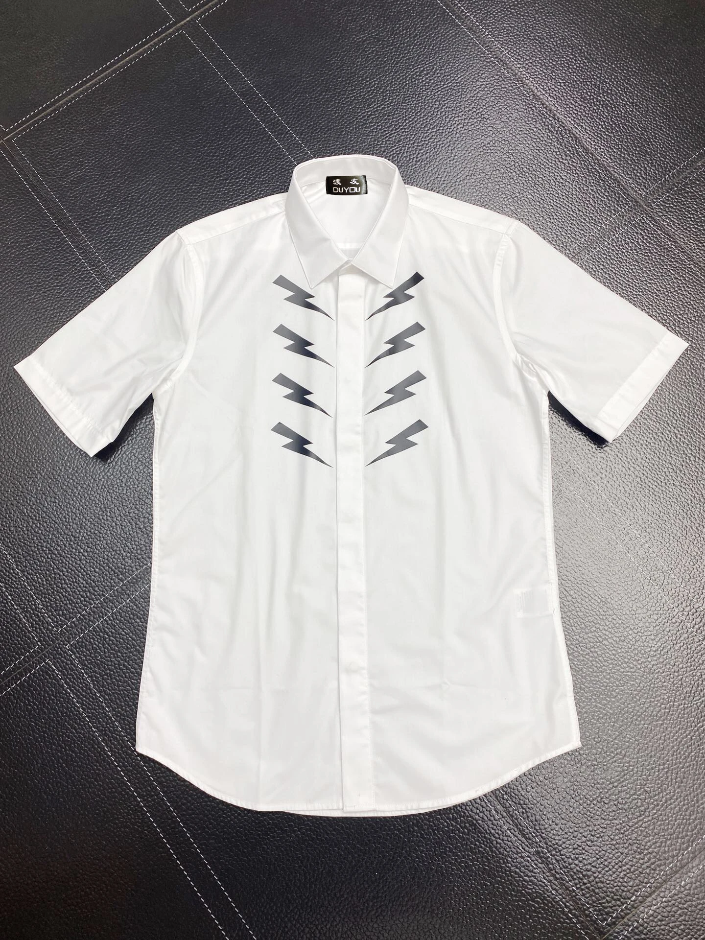 Mäns bomullsklänningskjortor Mirror Lightning Print Kort ärm Camisas Masculina Casual Slim Fit Mens Business Shirt 101661