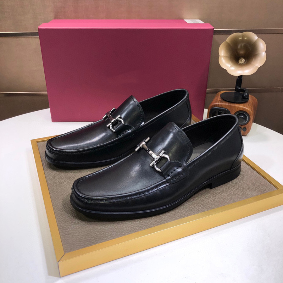 Mocassins de styliste pour hommes, chaussures de mariage en cuir de vache luxueuses pour adultes, noir et marron, mocassins de conduite souples et antidérapants, chaussures de haute qualité