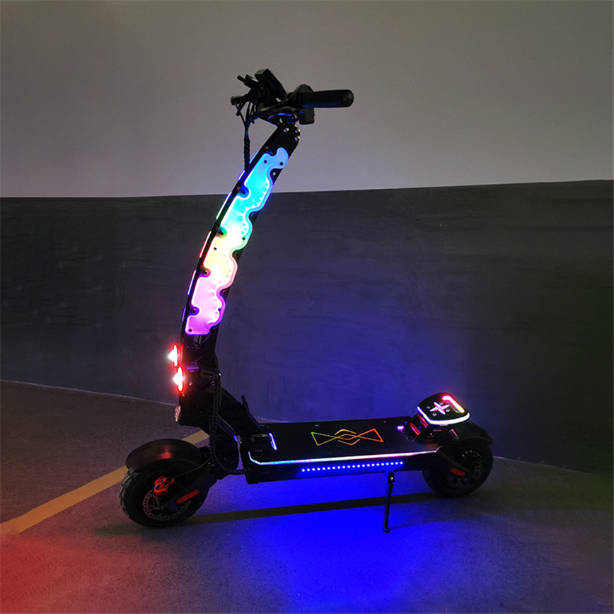 Bluetooth hoparlör ve ışık tüplü yetişkinler için yeni elektronik çift motorlu off-road hızlı elektrikli scooter