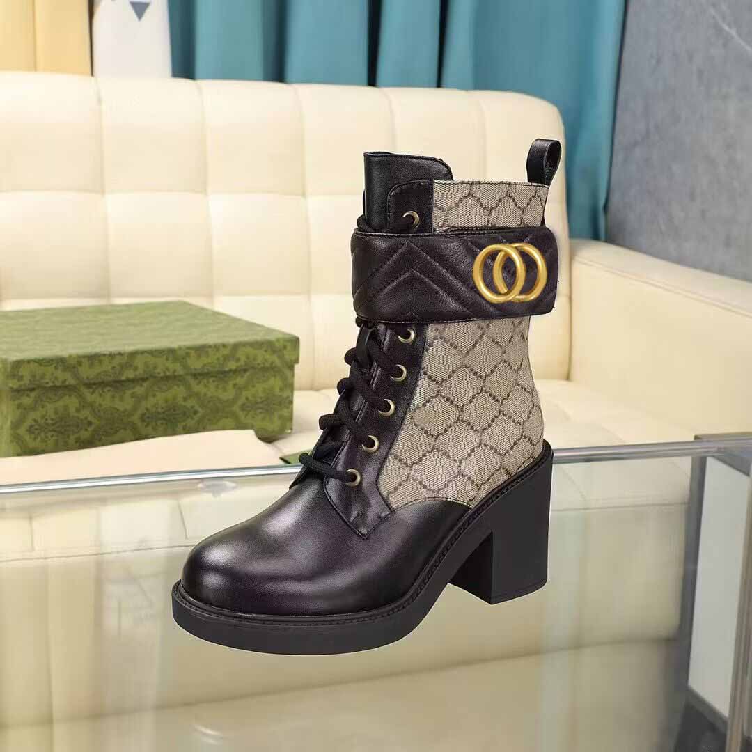 Botas de moda de otoño e invierno con cordones Mujer con cremallera Bota de tobillo plana Cinturón de viaje de metal Letra de cuero Negro Cuero de vaca suave Zapatos de diseñador para mujer Tamaño 35-40-41-42 Con caja