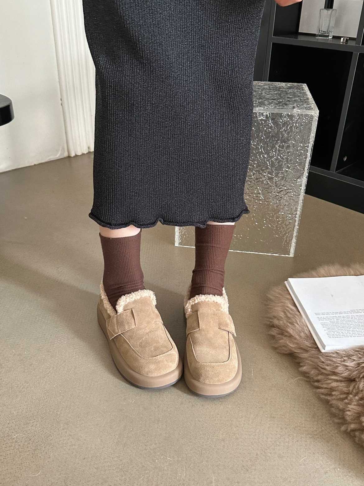 Плюшевые туфли Lefu на толстой подошве для женщин осенью и зимой 2023 года, новые универсальные хлопковые туфли, плюшевые туфли и туфли-буркен для верхней одежды 231026
