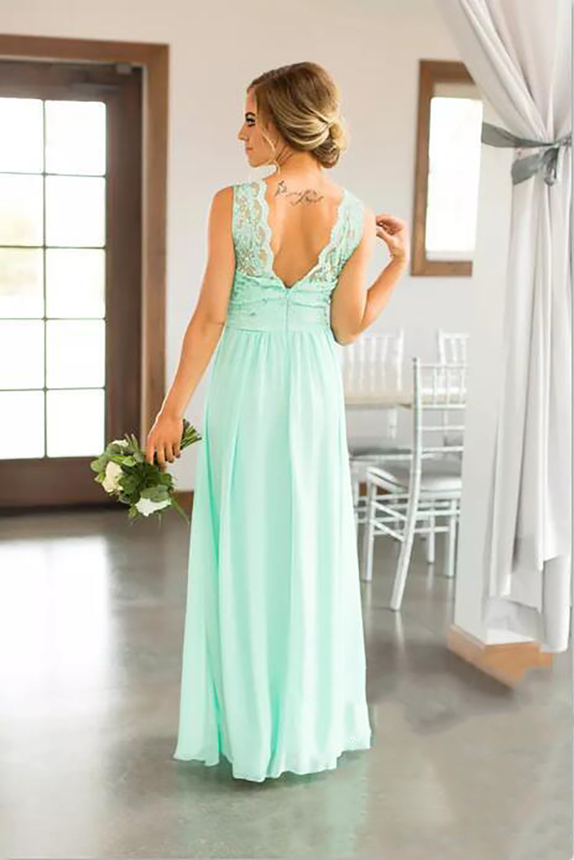 2023 Mint Green Lace Top Chiffon Skirt Country Bridesmaid Dresses Long Cheap Beach Backless Floor Length Wedding Party Gown