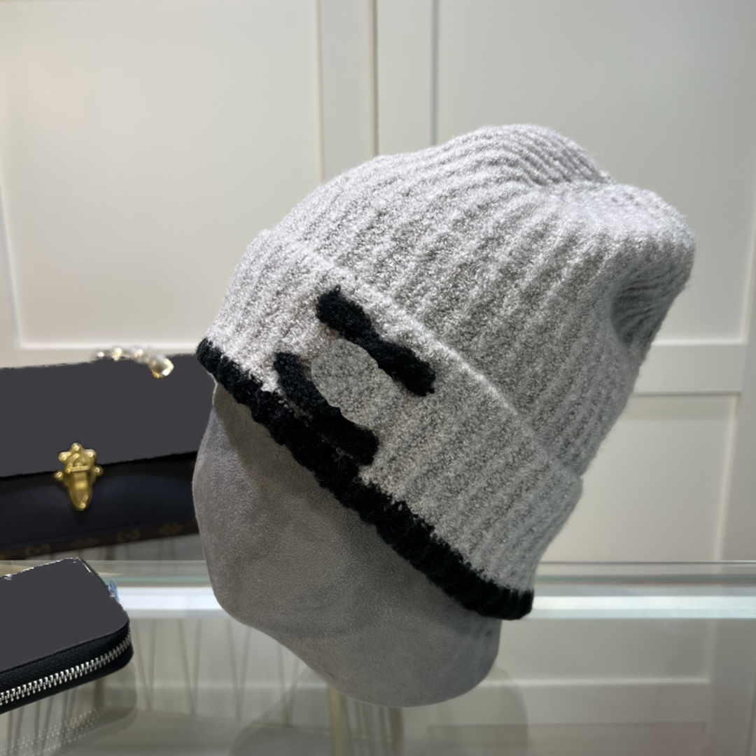 Beanie designer beanie luxury beanie knitwear hat solid color letter high quality prevalent versatile beanie warm letter design hat Christmas gift nice