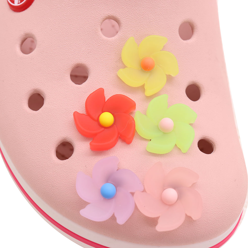 MOQ 20 Stück PVC Cartoon Kawaii Bunte Windmühlen Blume Schuh Charms Schnalle Clog Buttons Pins Armband Armband Dekoration