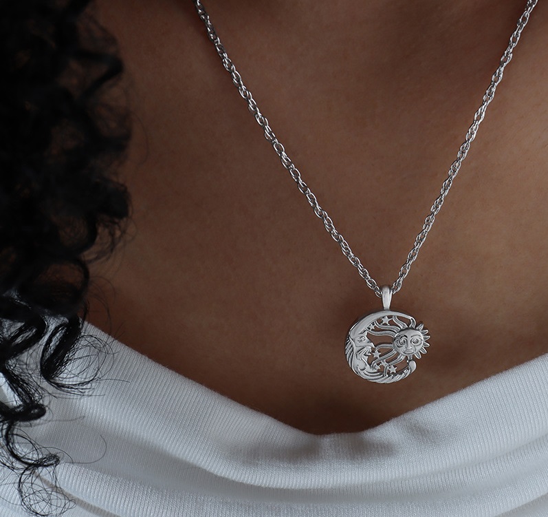 Collier femme nouveau soleil lune combiné avec marque ronde européenne et américaine incrusté de strass pendentif creux chaîne de clavicule bijoux