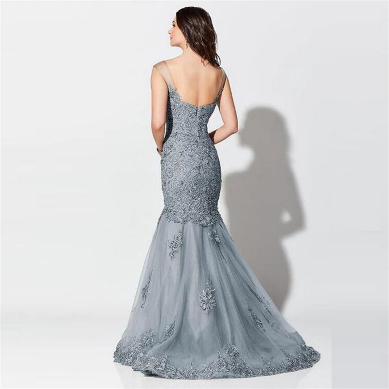 Elegant Mermaid Mother of the Groom Fomal Wear Silver Lace Applique V Neck Sleeveless Wedding Party Gowns Backless 2023