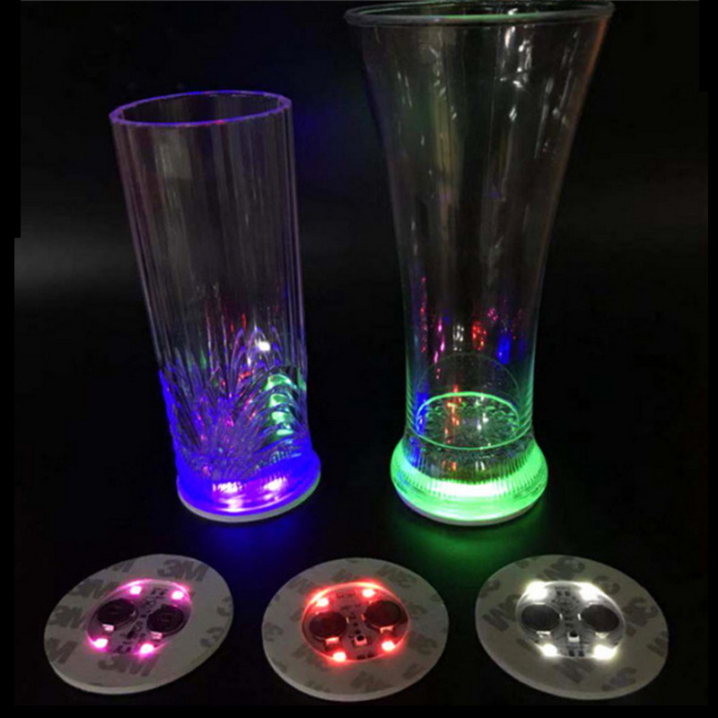 Lysande dalbana klistermärken LED Bar Drinks Cup Pad Wine Liquor Bottles Coaster Atmosphere Light Cup Sticker Light-emittering rekvisita