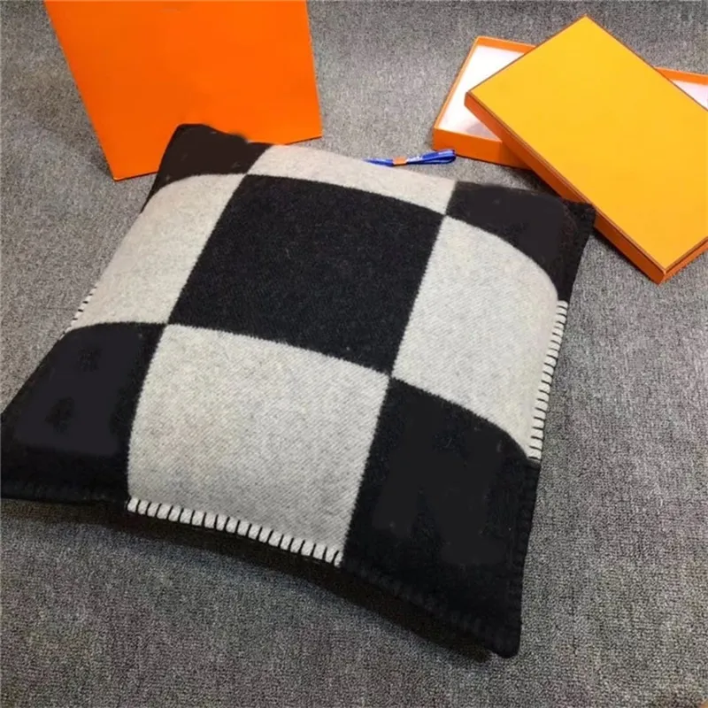 Letter Designer Kudde Hus Bedding Home Room Decor Pudow Case Couch Chair Soffa Orange Car Thick Cashmere