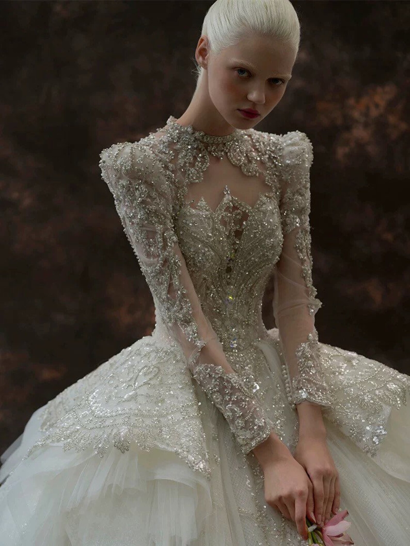 Crystals Fairy Luxury Ball 가운 웨딩 드레스 긴 소매 빈티지 Royal Puft Chapel Train 신부 가운 계층 로맨틱 공주 형식 착용 vestidos al9626