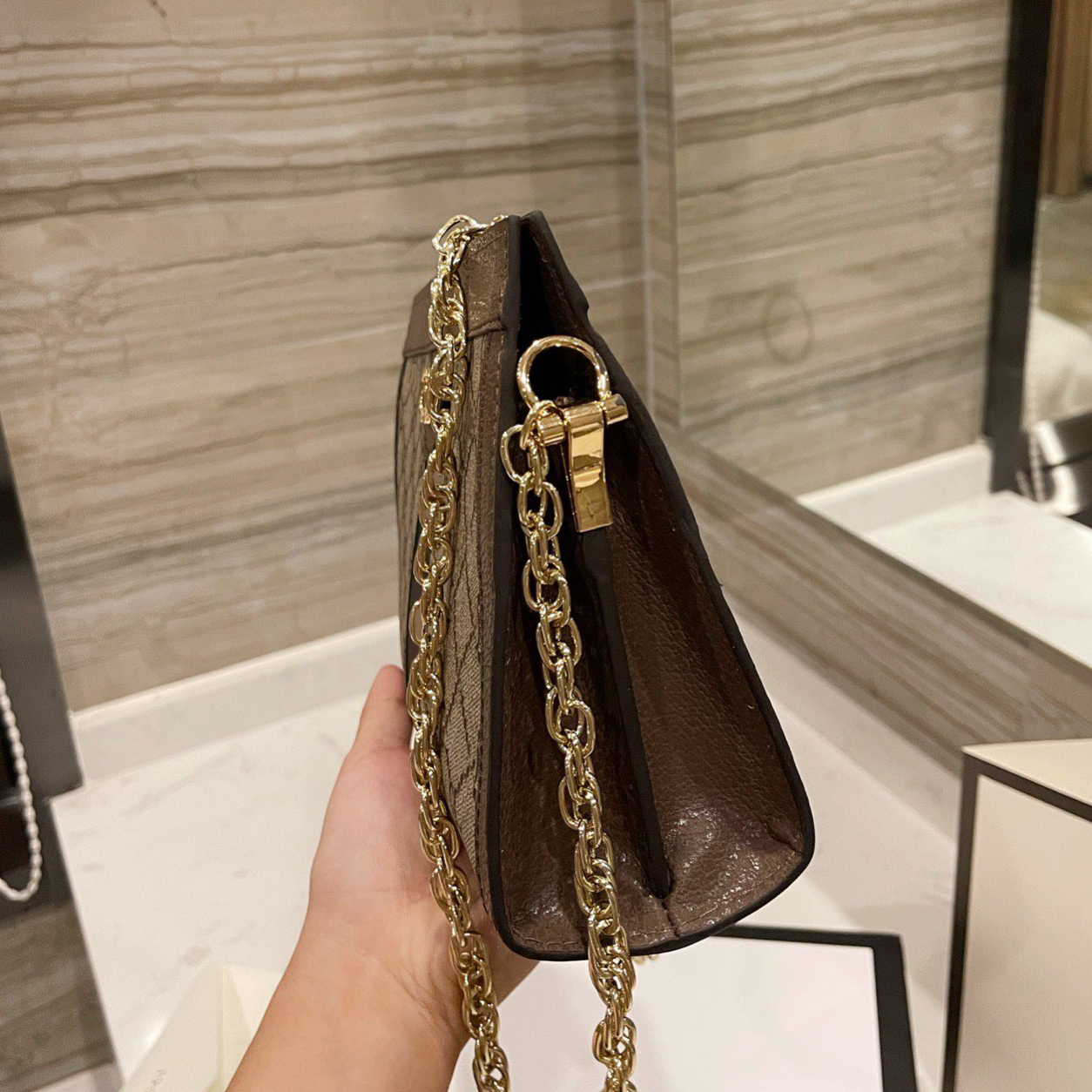 High quality designer clutch shoulder bags chain handbags for woman fashion purses medium size wallet girls chains cross body bag mens hasp crossbody hand bag men