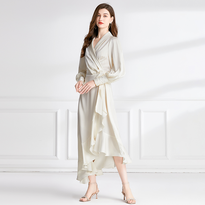 Luxe Soie Blanc Wrap Maxi Robe Femmes Designer Lanterne Manches Ceinturée Côté Arc Volants Robes De Soirée Robe Automne Hiver Vacances Piste Col En V Slim Froncé Robes