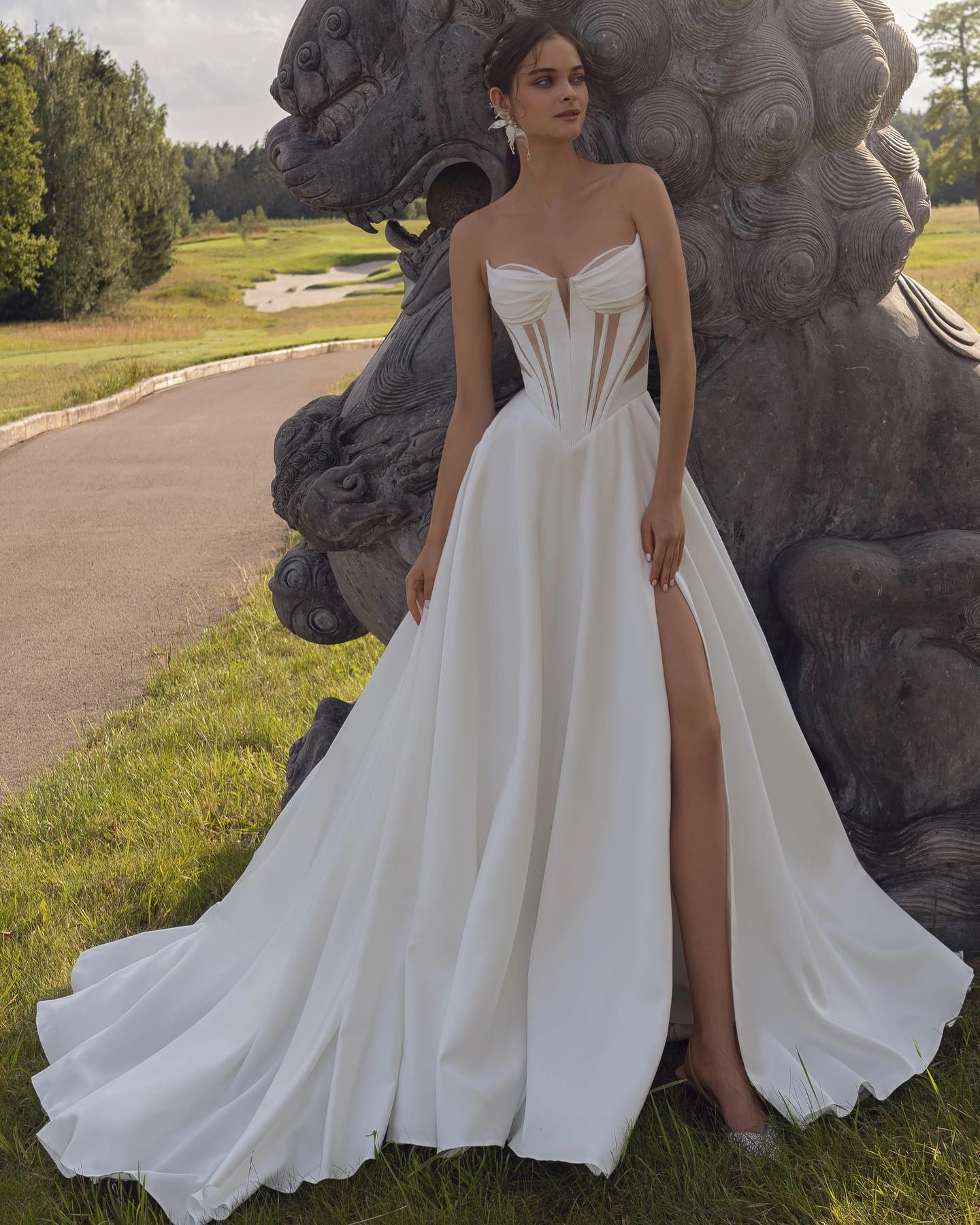 Chic A-line Strapless Sweep Train Satin Wedding Dresses Front Split