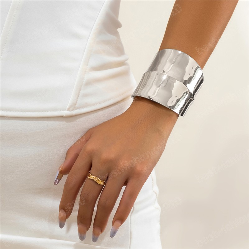 Punk Gladde Heavy Metal Chunky Open Manchet Armbanden voor Vrouwen Fashion Statement Goth Grote Arm Armband Sieraden Mannen