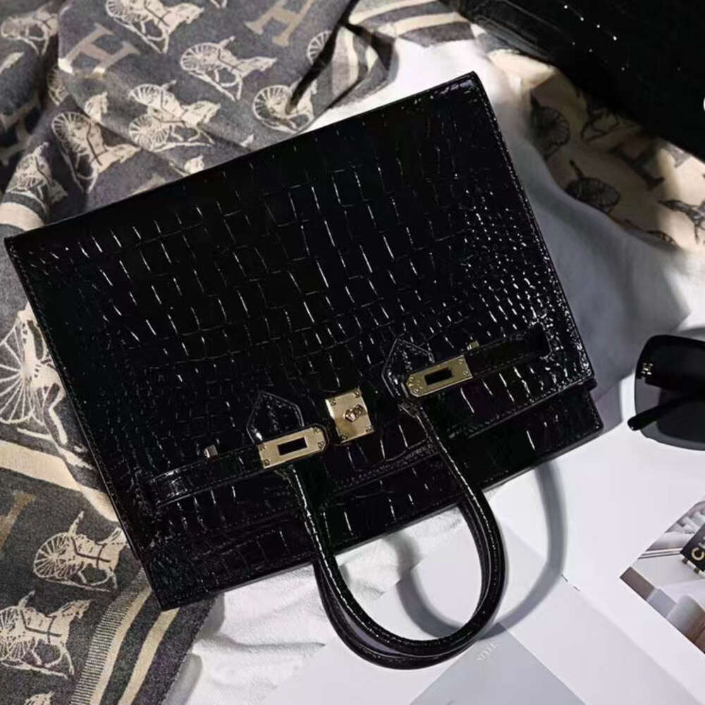 Sacs fourre-tout de créateurs Sacs à bandoulière de mode de luxe 2023 Nouvelle couche supérieure en cuir de vachette motif crocodile sac tendance tendance sac à main en cuir véritable sac pour femme