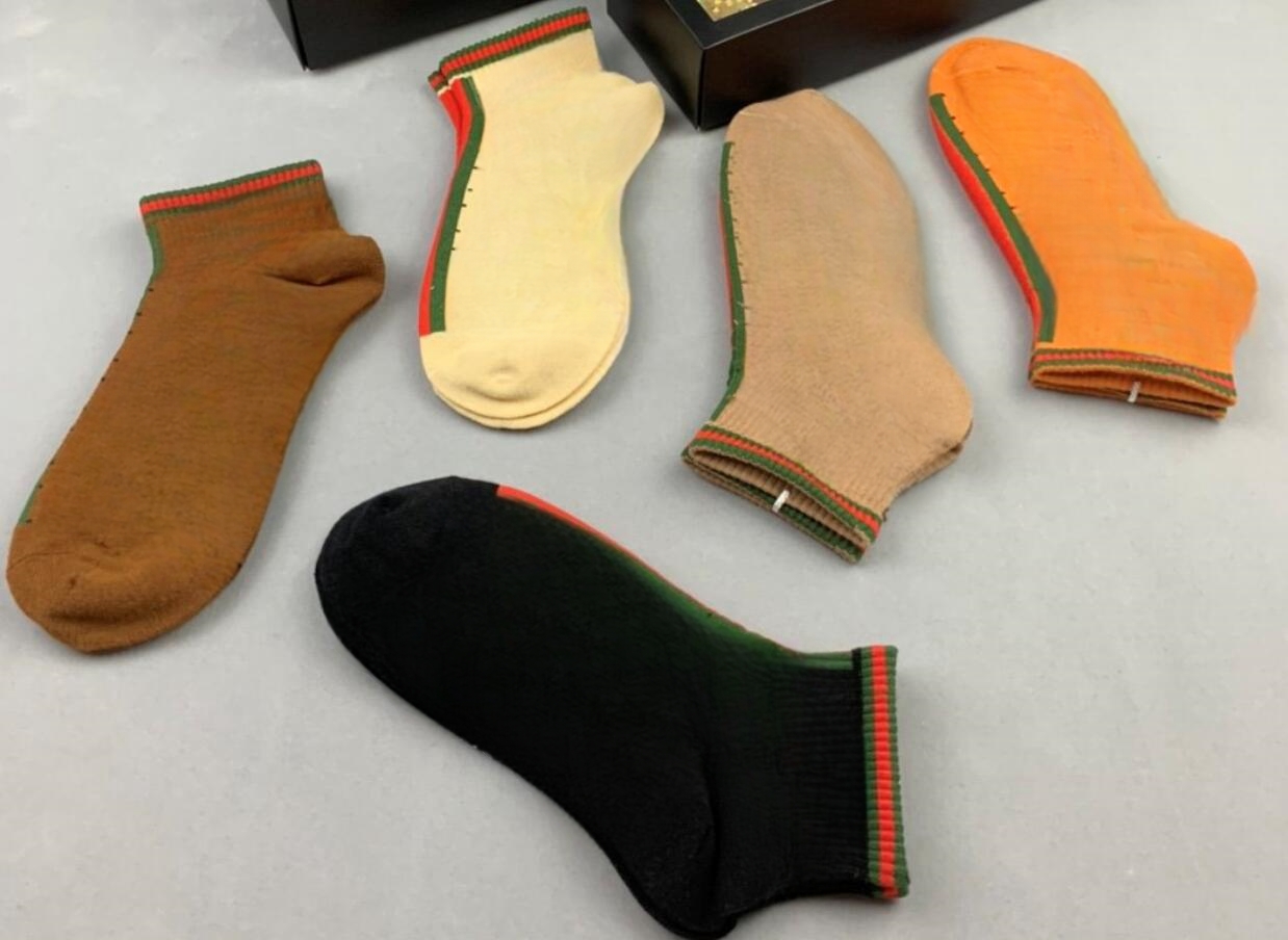 Ensemble de cinq pièces de chaussettes pour hommes, design professionnel, tendance de la mode, atmosphère haut de gamme, numéro 29