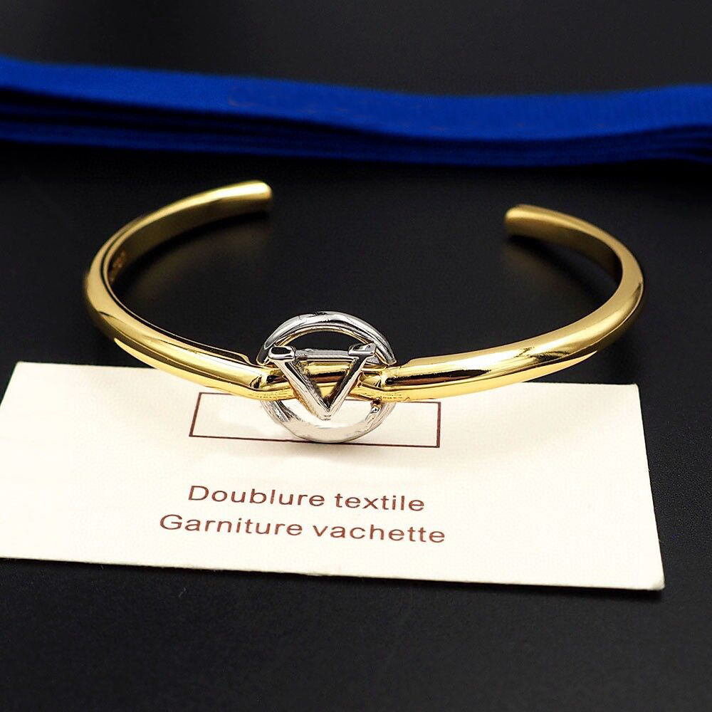 Braccialetti di design da donna Polsino cavo con lettera V Anello braccialetto aperto Designer di gioielli donne