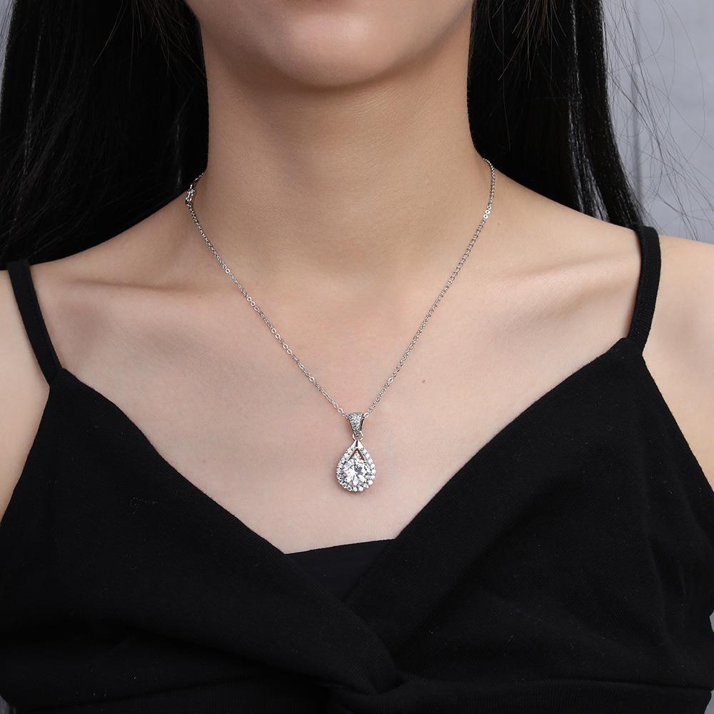 Collier Imitation Mosang en gros diamant brillant pour femmes, pendentif de tempérament en zircon, longue clavicule, chaîne en argent, vente en gros, 2023