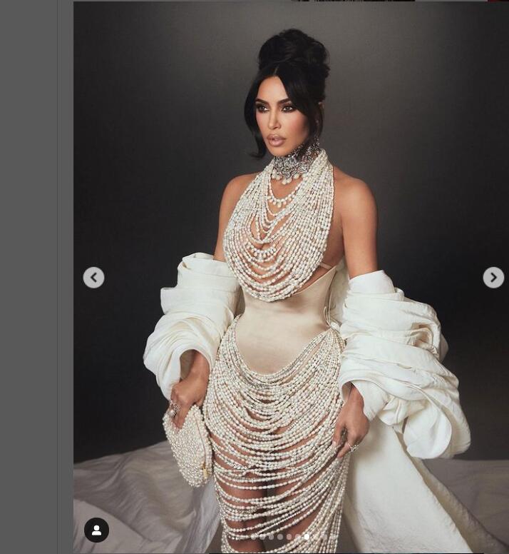 Women dress Yousef aljasmi Evening trands upon strands of pearls for Karl kimkardashian in custom schiaparelli Haute Couture by danielroseberry