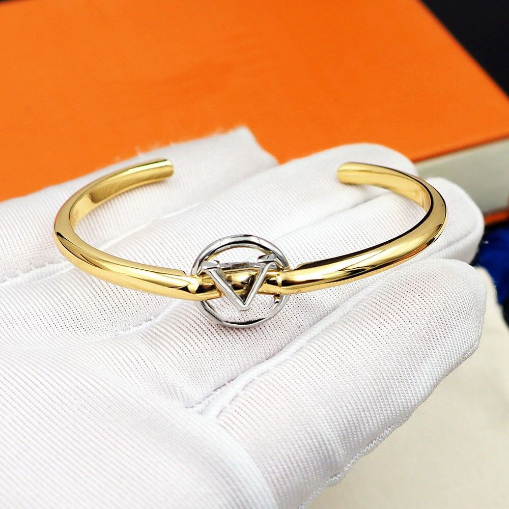 أساور مصممة للسيدات Cuff Hollow v Ring Ring Open Bangle Jewelry Designer for Women