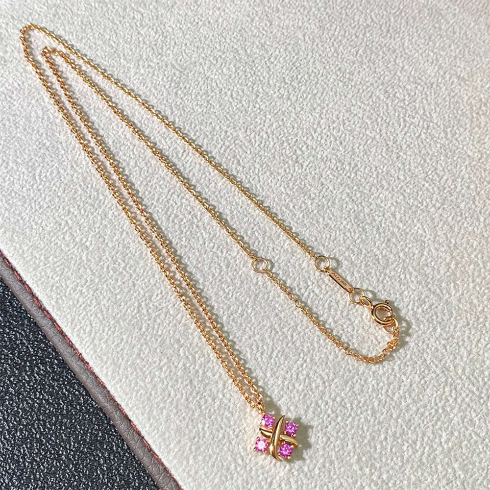 Tf home High Quality Pendant Necklaces Cross X-shaped Gold Diamond Necklace for Womens Light Edition Simple and Small Four Claw