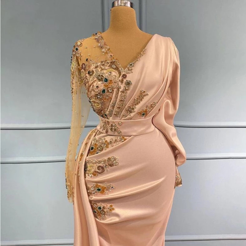 Dubai arabiska turkiska sjöjungfrun prom klänningar v hals underbara kristaller pärlformade formella tillfällen festklänningar peplum elegant satin svep tåg kväll slitage vestidos cl2847