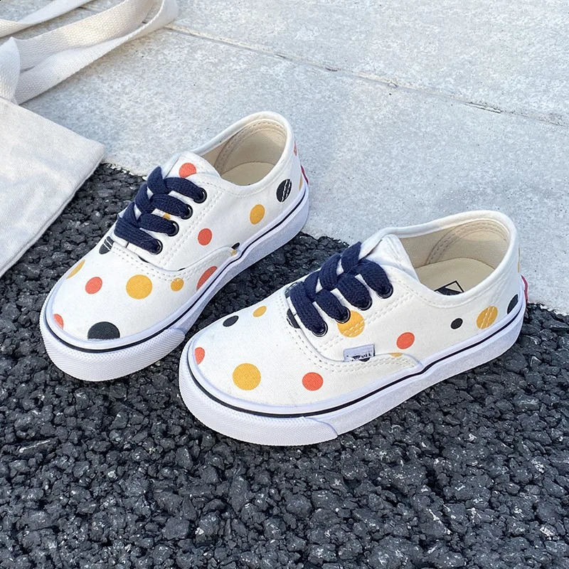 Sneakers Minimalist Style Solid Color Boys and Girls Low Top Children's Canvas Shoes escent Candy Baby Casual Board 231030