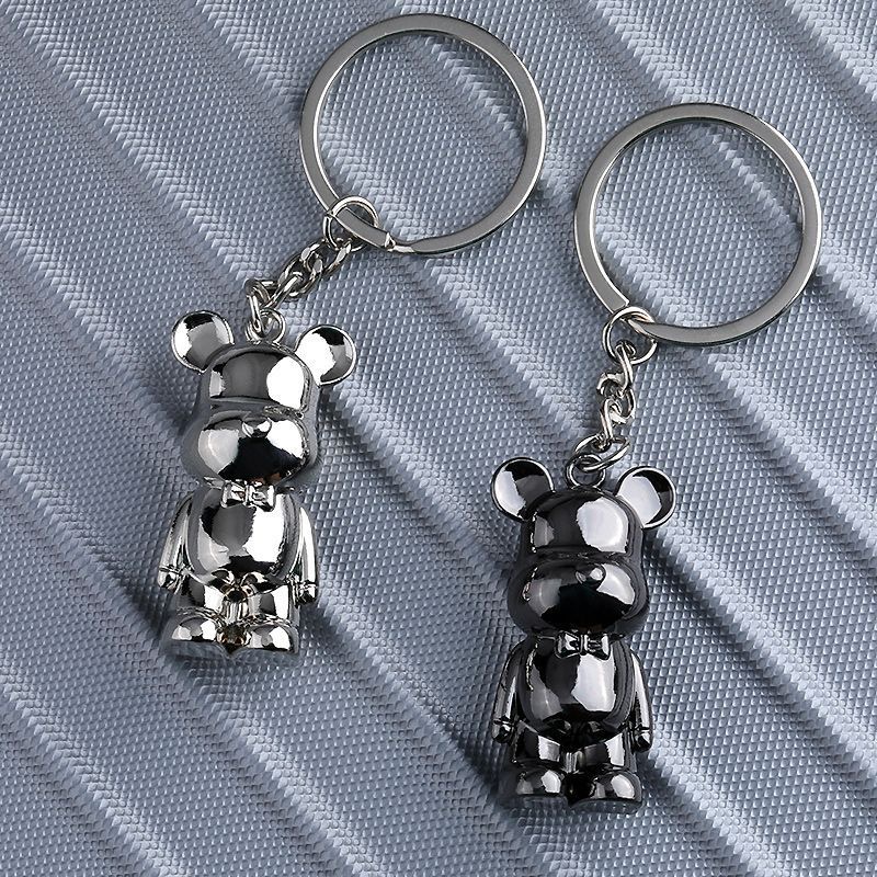 Keychain Car Luxurys Designers Key Chain Solid Color Monogrammed Keychains Bear Design Versatile Fashion Leisure Men Women Bags Pendant Accessories Very Nice