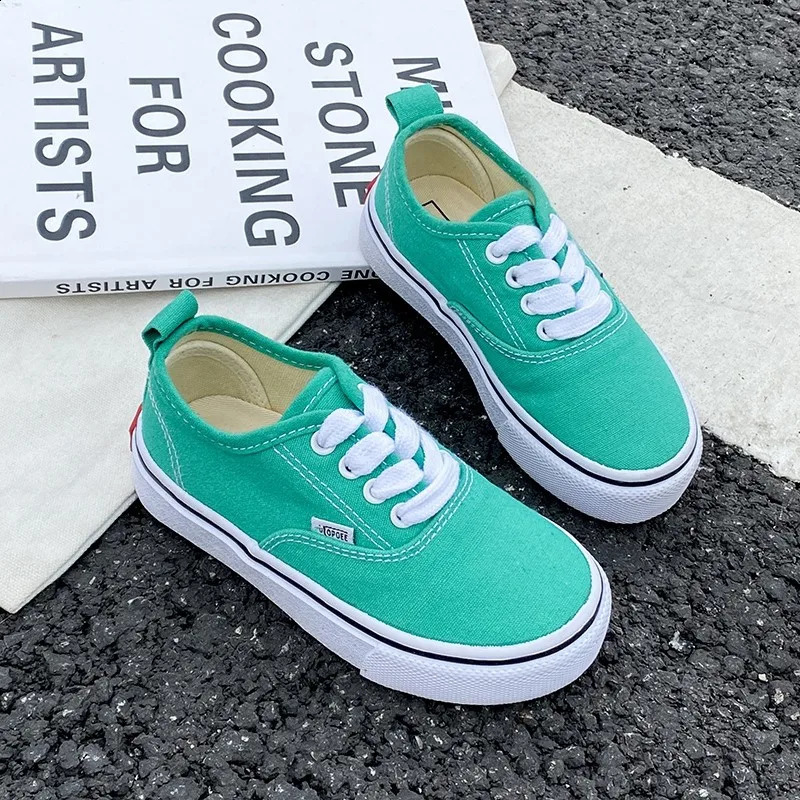 Sneakers Minimalist Style Solid Color Boys and Girls Low Top Children's Canvas Shoes escent Candy Baby Casual Board 231030