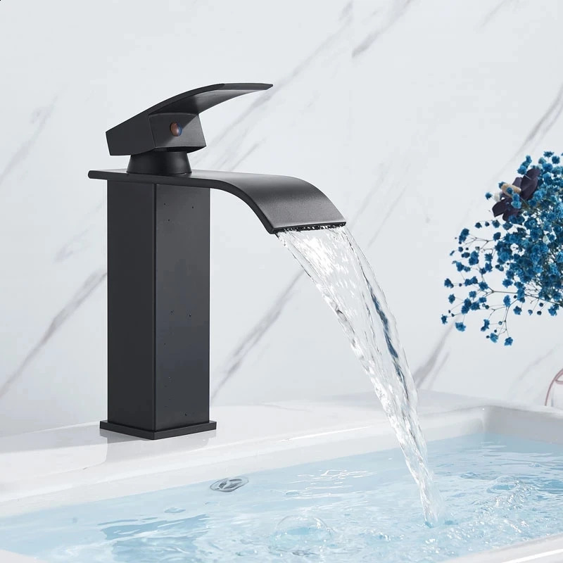 Rubinetti della cucina Rubinetto lavabo a cascata bagno Rubinetto lavabo da piano Rubinetto miscelatore cromato acqua fredda nera Torneira 231030