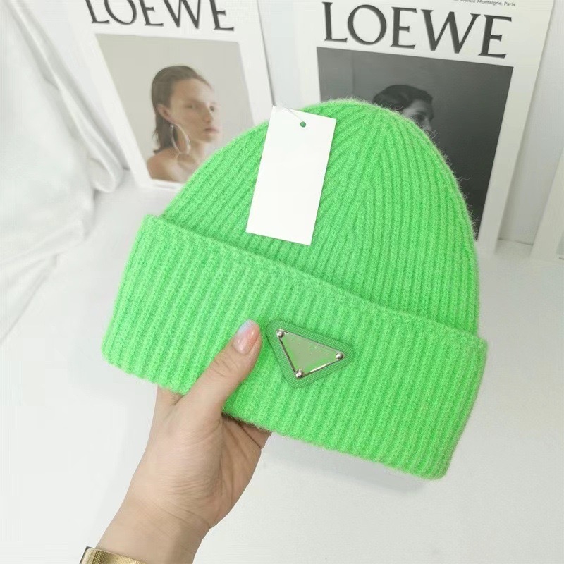 Inverno malha designer beanie luxo chapéus de beisebol ao ar livre mulher carta triângulo gorro de lã homem cabeça quente cashmere crânio bonés casual caminhoneiro atacado