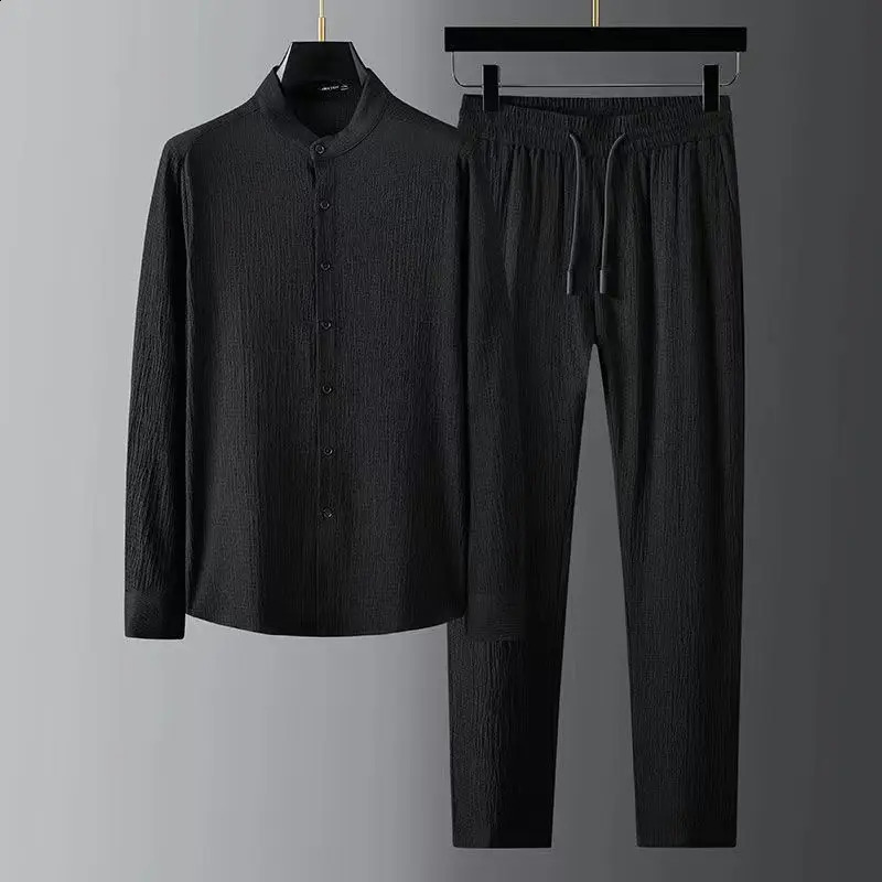 Herrspåriga våren Summer Fashion Suit Män långärmad avslappnad skjortor och byxa Seersucker randiga veck Slim Stilig Twopiece Set 231030