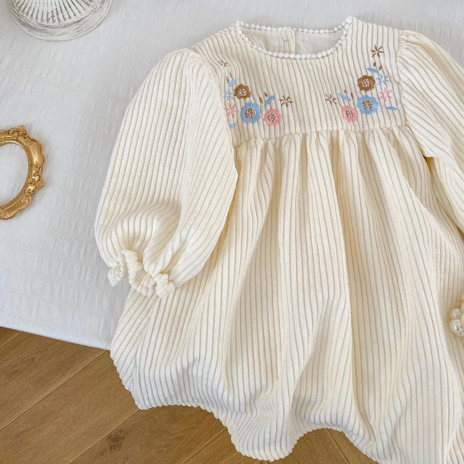 Girls Dresses Spring Baby Girl Dress Infant Clothing Autumn Children Embroidered Lace Collar Bubble Long Sleeve Pit Striped Ladies Style 231030