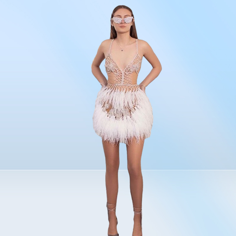 2021 Seksowne krótkie sukienki balowe spaghetti koraliki koraliki piórkowe iluzja pleców mini wieczorne sukienki