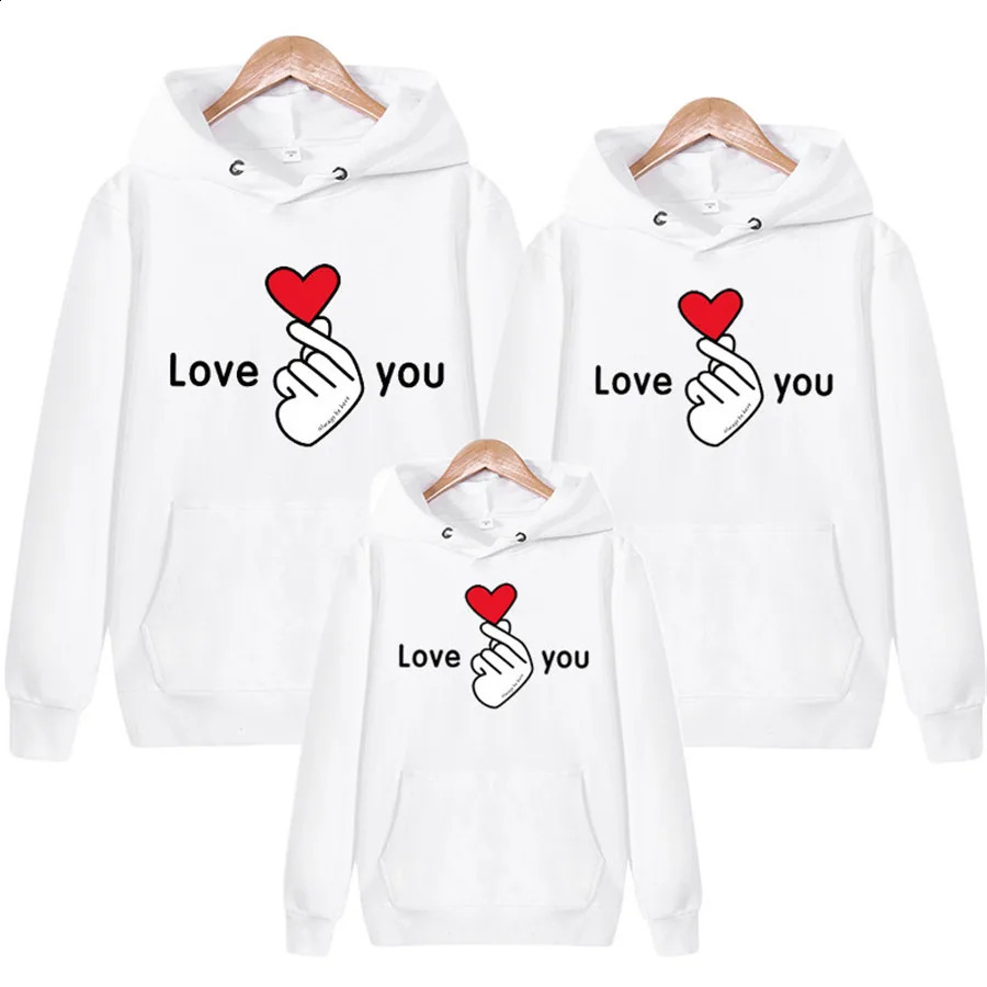 Família combinando roupas combinar moletom manga longa amor pai filho solto com capuz topos dedo coração hoodies camisas quentes 231030