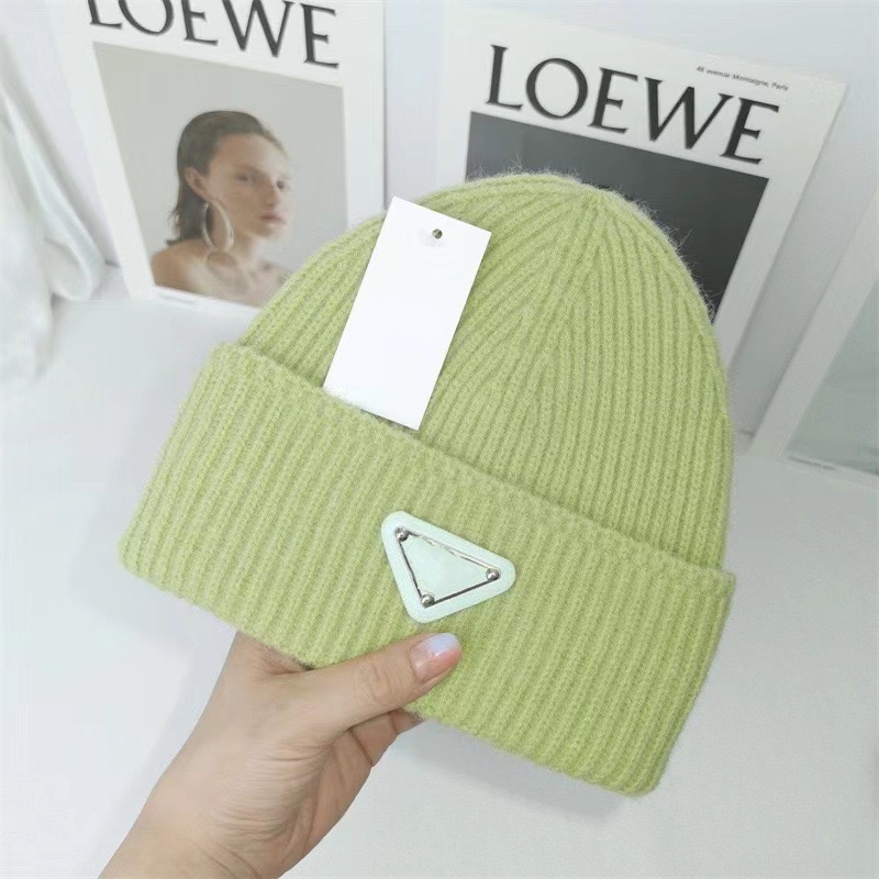 Winter gebreide designer beanie luxe baseball hoeden outdoor vrouw letter driehoek wollen motorkap man hoofd warm kasjmier schedel caps casual trucker groothandel