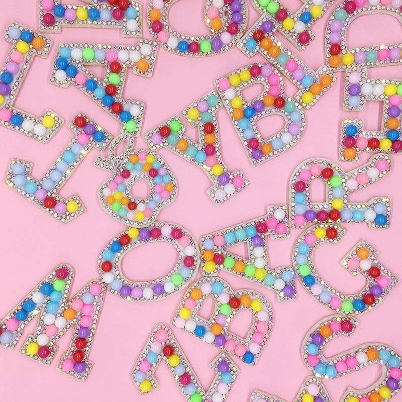 Ferramentas de artesanato 3D misto de cor misto A-Z Pearl shinestone letra inglesa patches pérolas ferro strass em nome DIY Glitter Pearl Alphabet