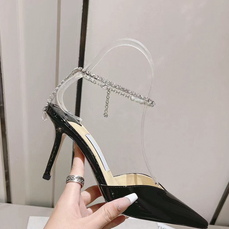 2022 Najnowsze sandały designerskie Wskazane palce palców rytonu kostki 8,5 cm wysokie obcasy Patentowe skórzane czarne nagite kobiety buty do butów imprezowe buty z pudełkiem SZ 35-42