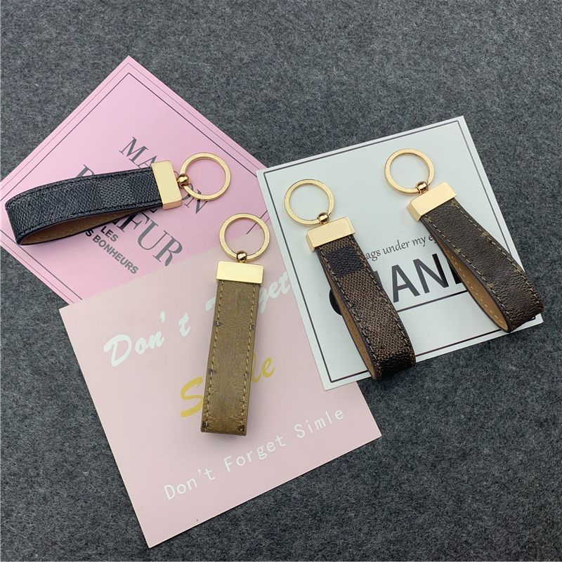 Fashion Brand Designer Keychain Classic Exquisite Luxury Car Keyring Zinc Alloy Letter Unisex Lanyard Metal Small Jewelry